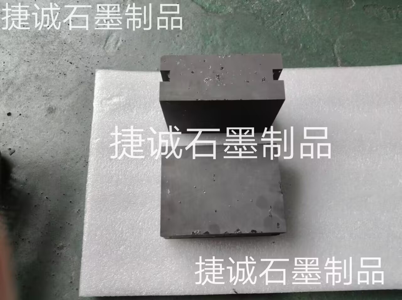 銅鋁軟連接石墨電極頭，銅箔軟連接石墨治具，銅箔覆鎳焊接石墨塊，PLC全自動擴散焊石墨模具，高分子擴散焊機石墨塊，軟連接石墨塊生產廠家